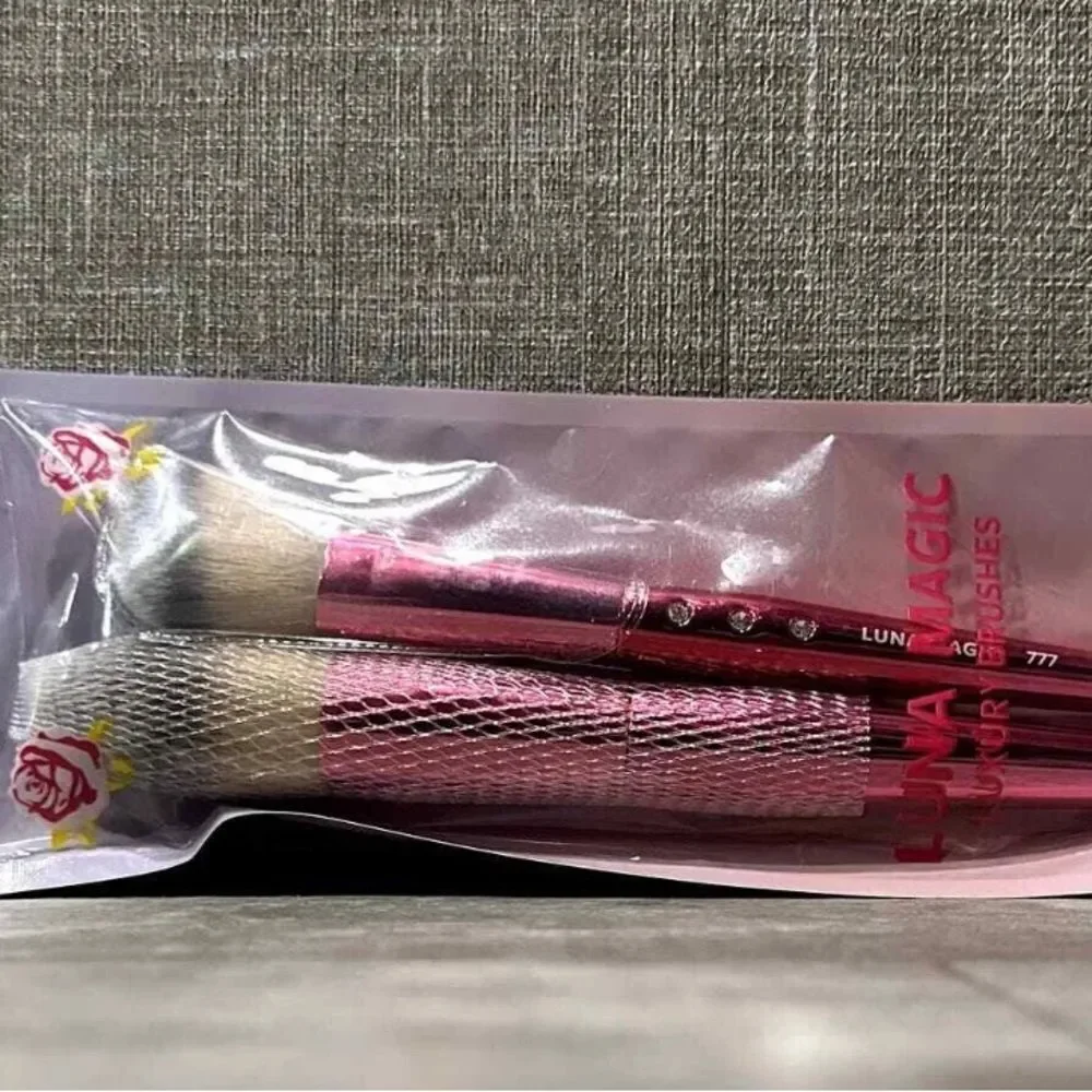 NWT Luna Magic Pink Face Makeup Brush Set - 2 Brushes